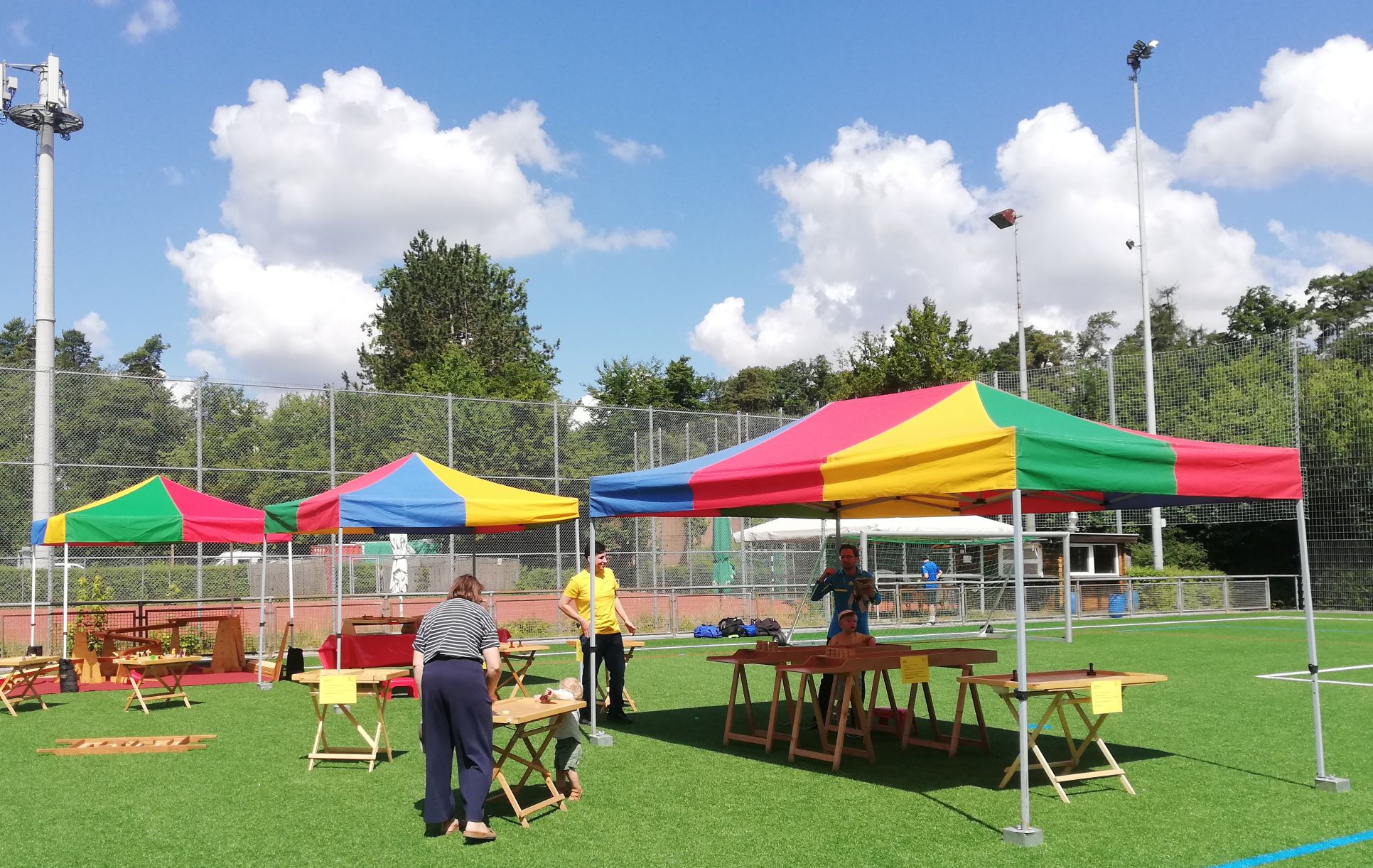 Faltzelte am Sportplatz Birkenkopf Forsthaus Stuttgart